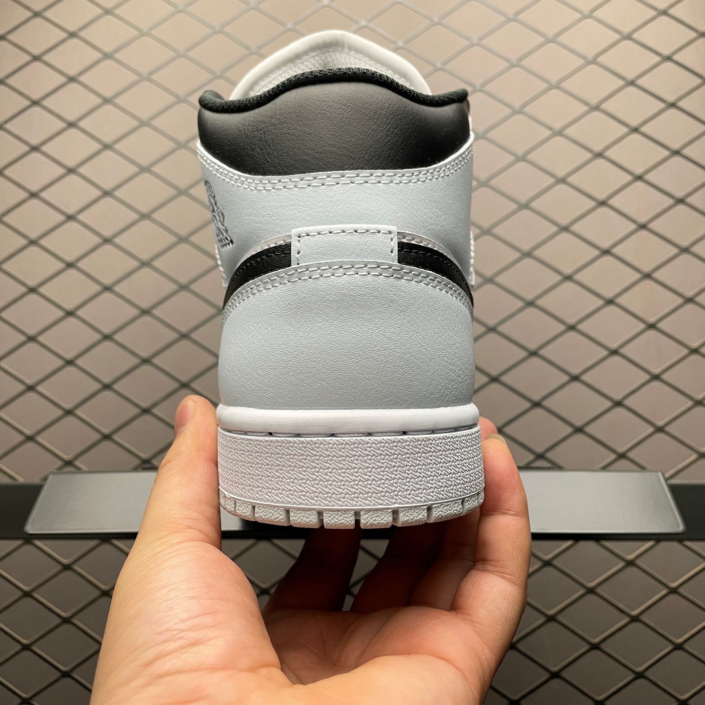 Nike Air Jordan 1 Mid "Squadron Blue"