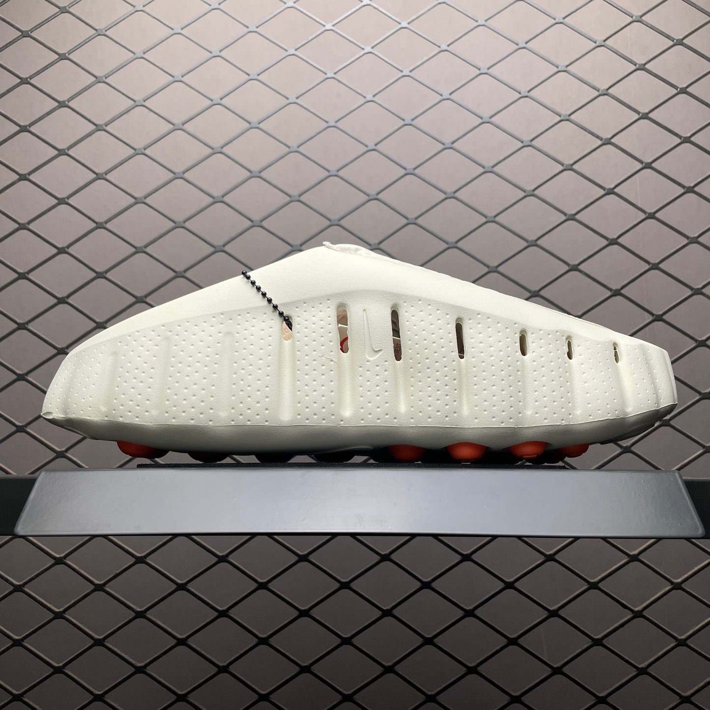 Nike Mind 001 Mules "Light Bone/Hyper Crimson"