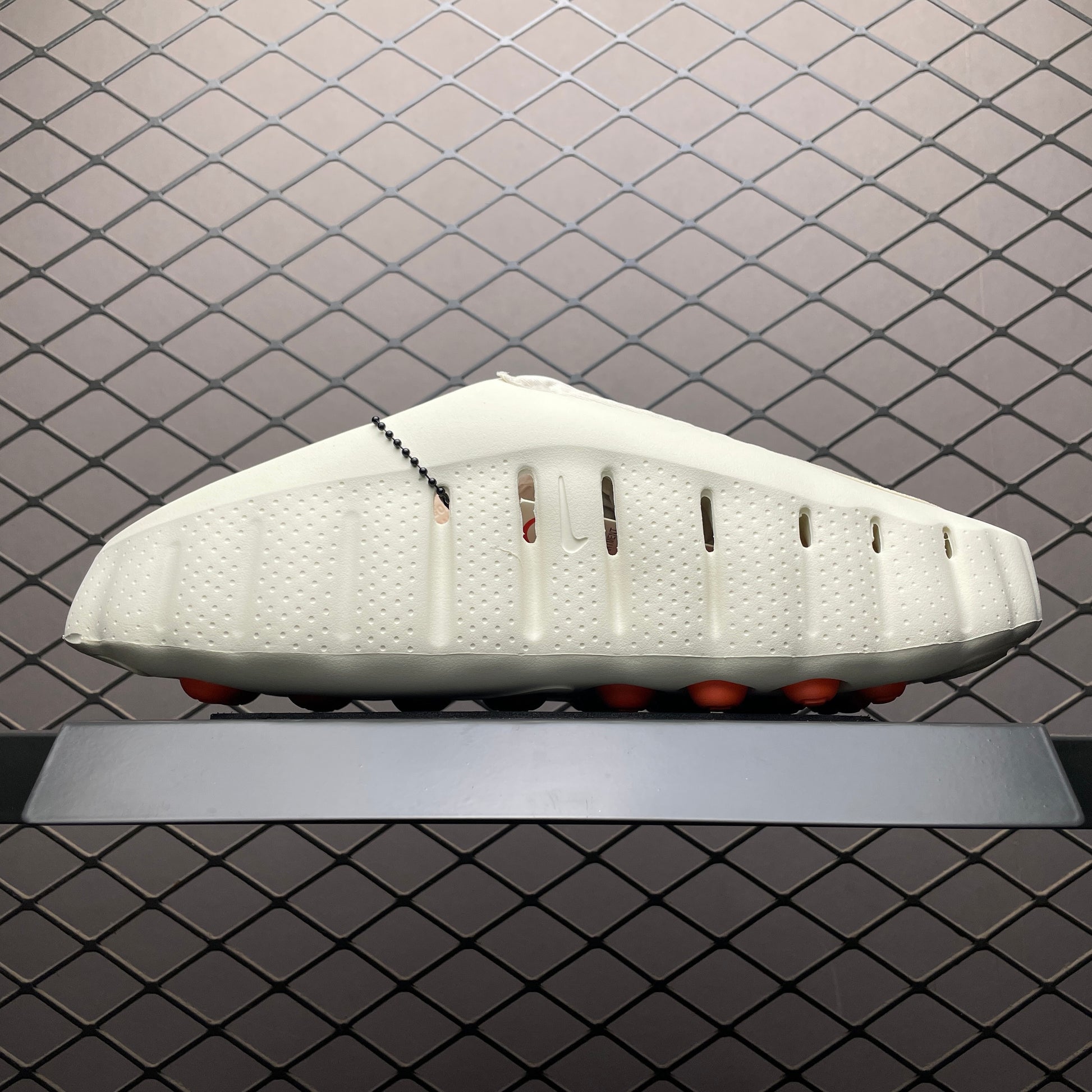 Nike Mind 001 Mules "Light Bone/Hyper Crimson"
