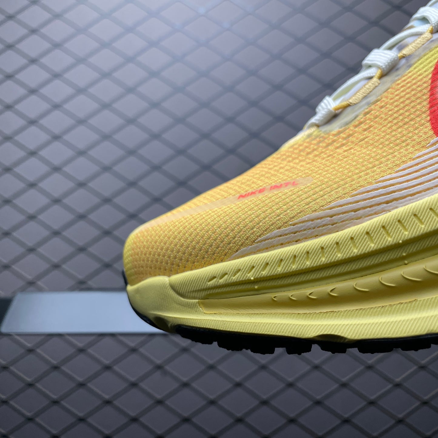 Nike Vomero 18 SE "Multi Color/Vivid Sulfur/Dark Sulfur/Clear"