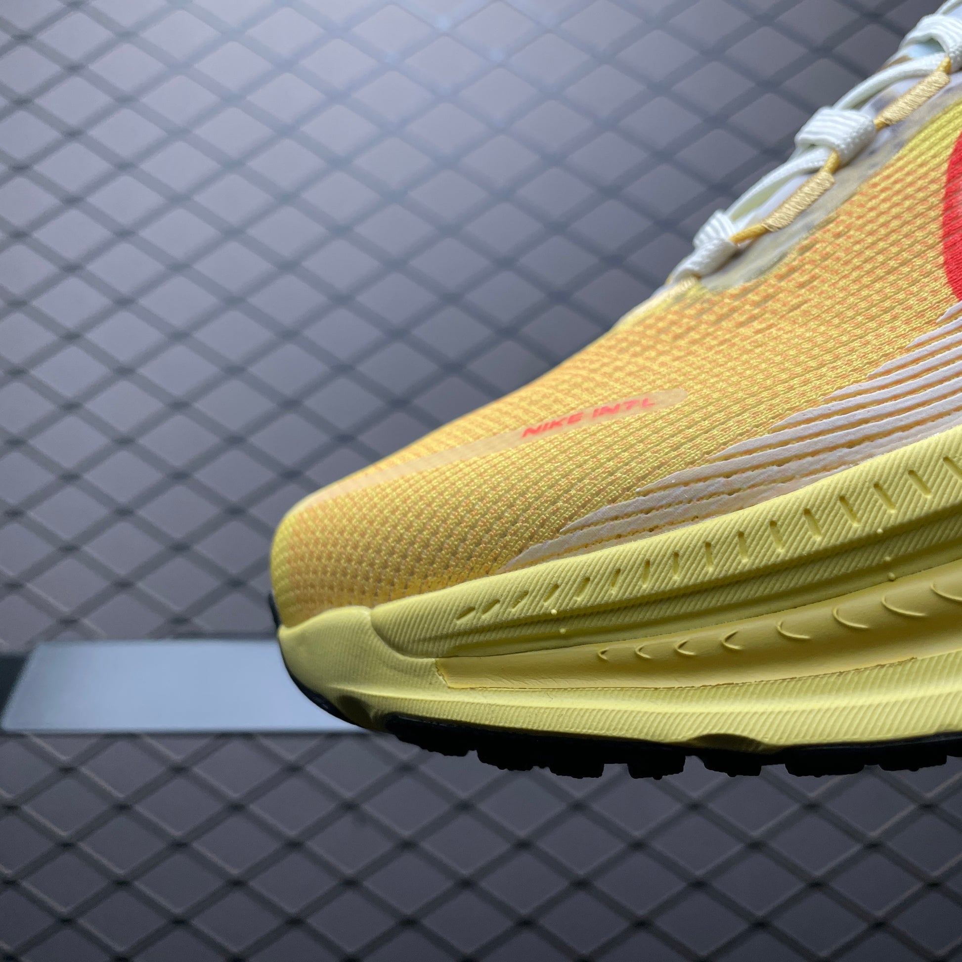 Nike Vomero 18 SE "Multi Color/Vivid Sulfur/Dark Sulfur/Clear"