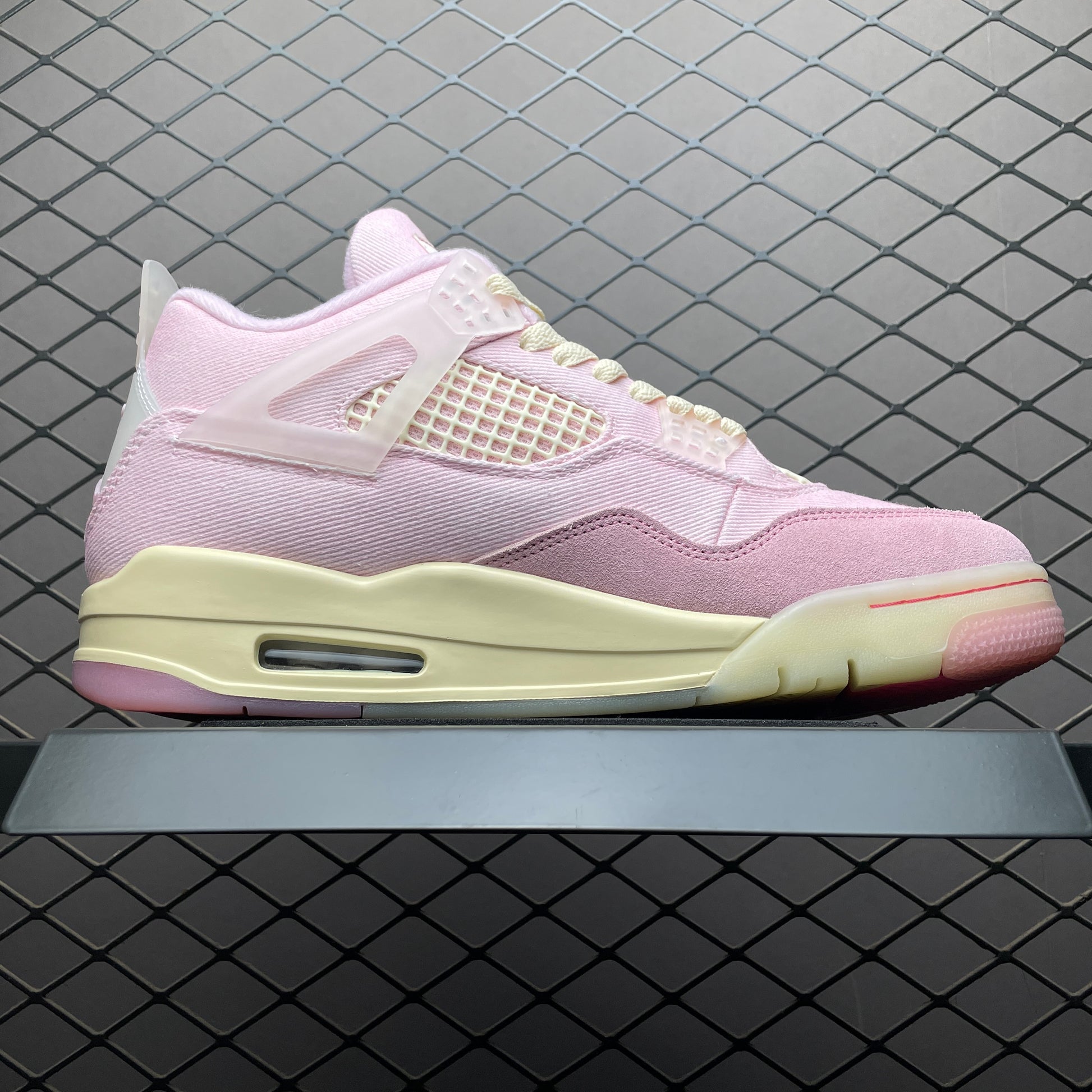 Nike Women's Air Jordan 4 Retro "Pearl Pink/Iced Carmine"