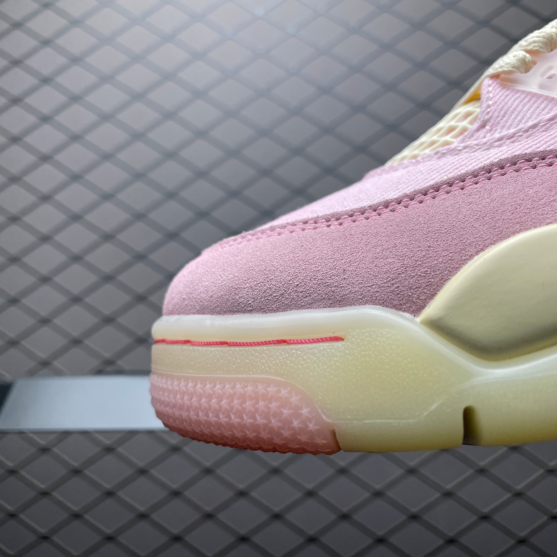 Nike Women's Air Jordan 4 Retro "Pearl Pink/Iced Carmine"