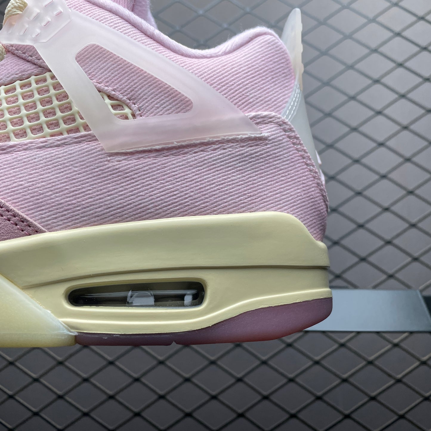 Nike Women's Air Jordan 4 Retro "Pearl Pink/Iced Carmine"