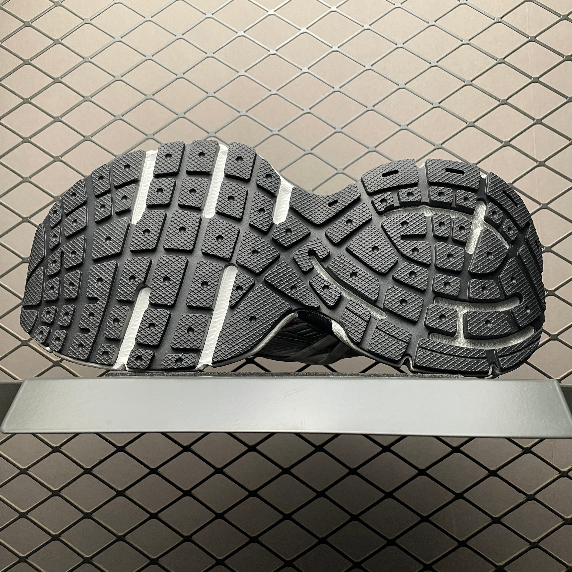 BALENCIAGA 3XL Extreme Laces B Sneaker "Grey/Red/Silver"