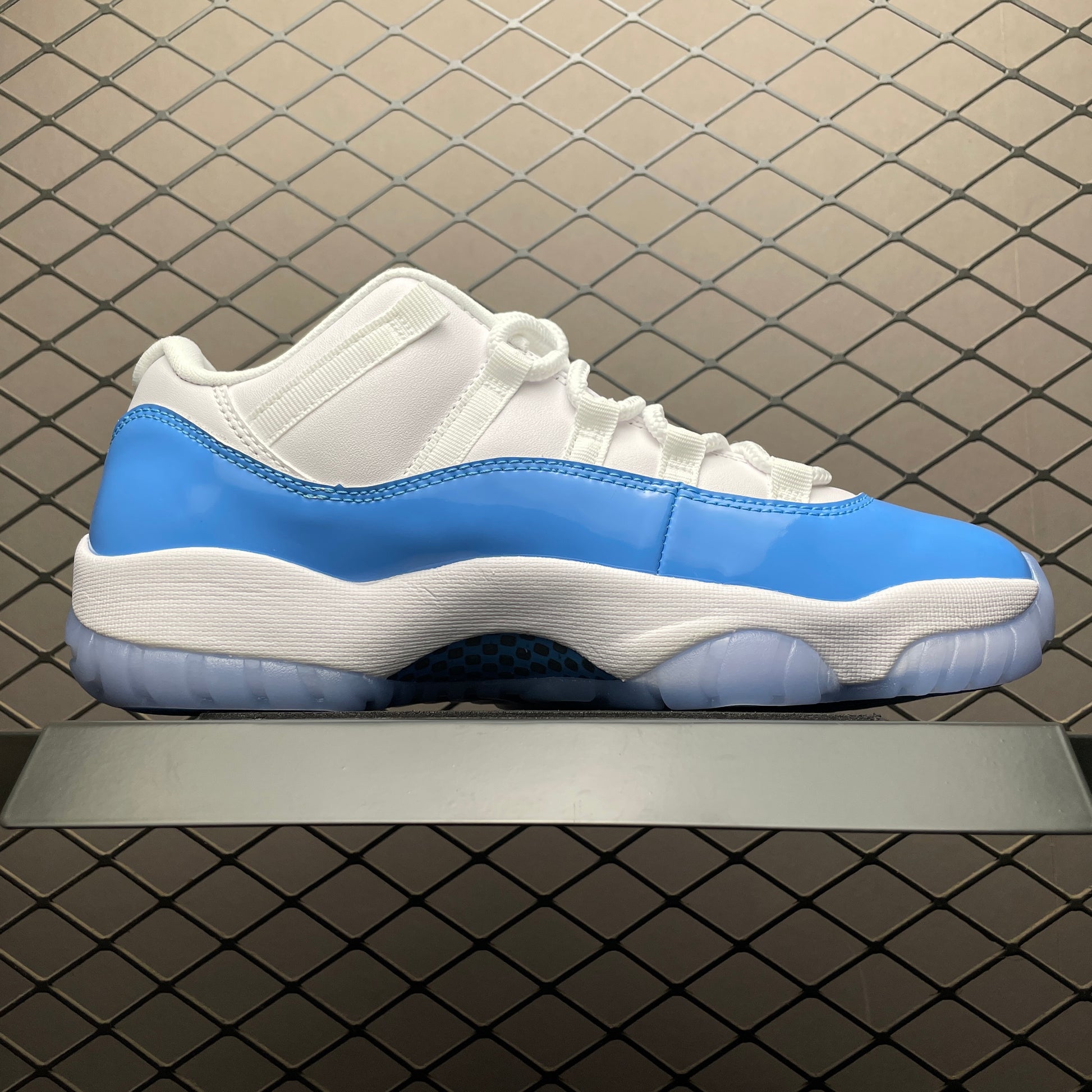 Nike Air Jordan 11 Retro Low "University Blue" (2026)
