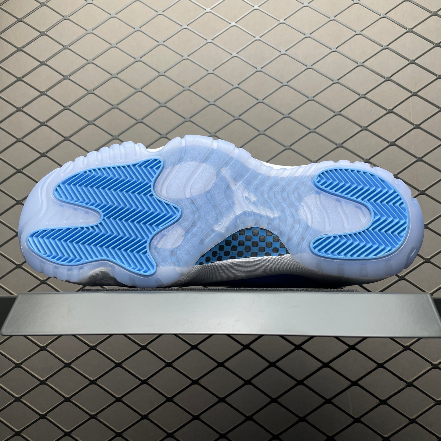 Nike Air Jordan 11 Retro Low "University Blue" (2026)