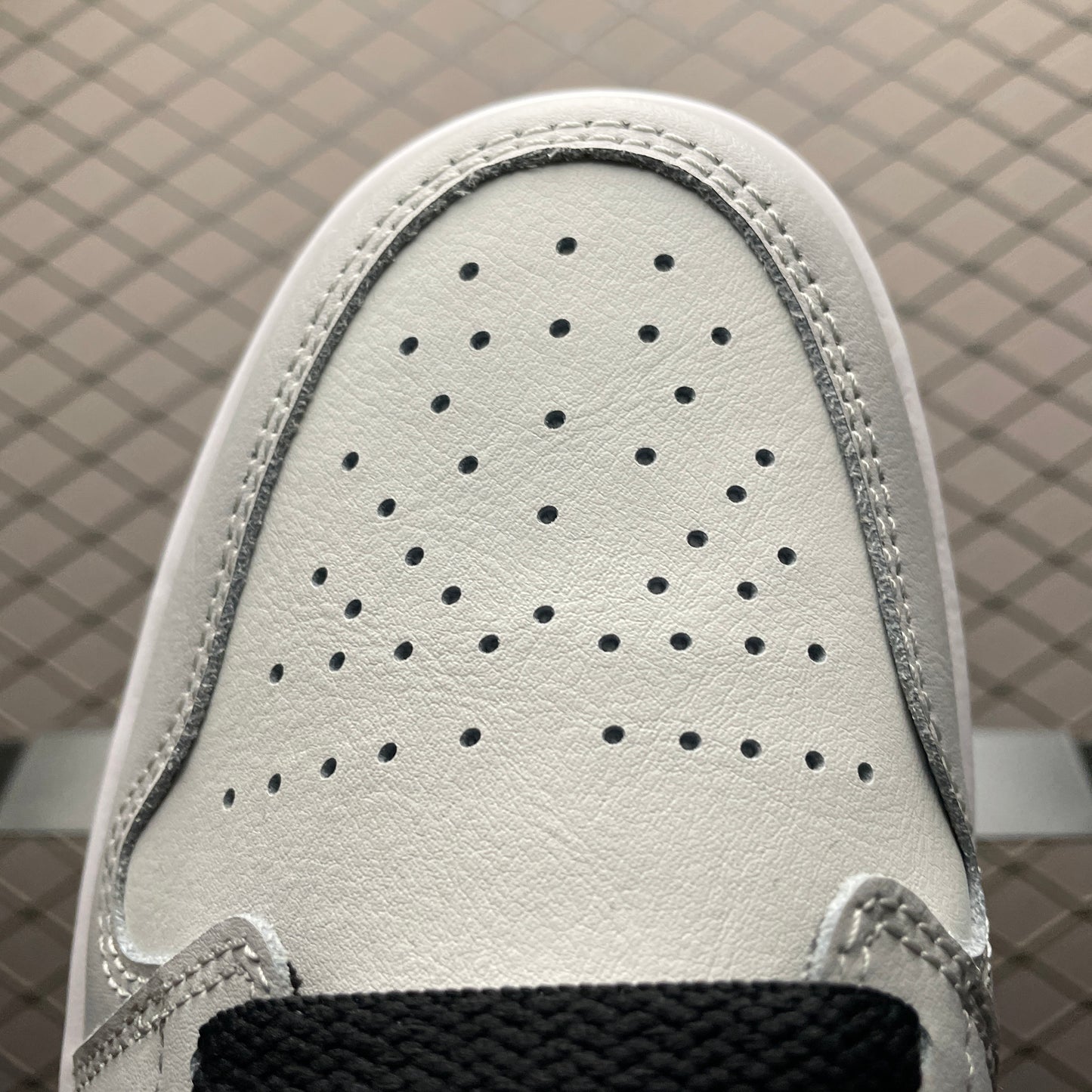 Nike Air Jordan 1 Low "Neutral Grey/Infrared 23/Black"