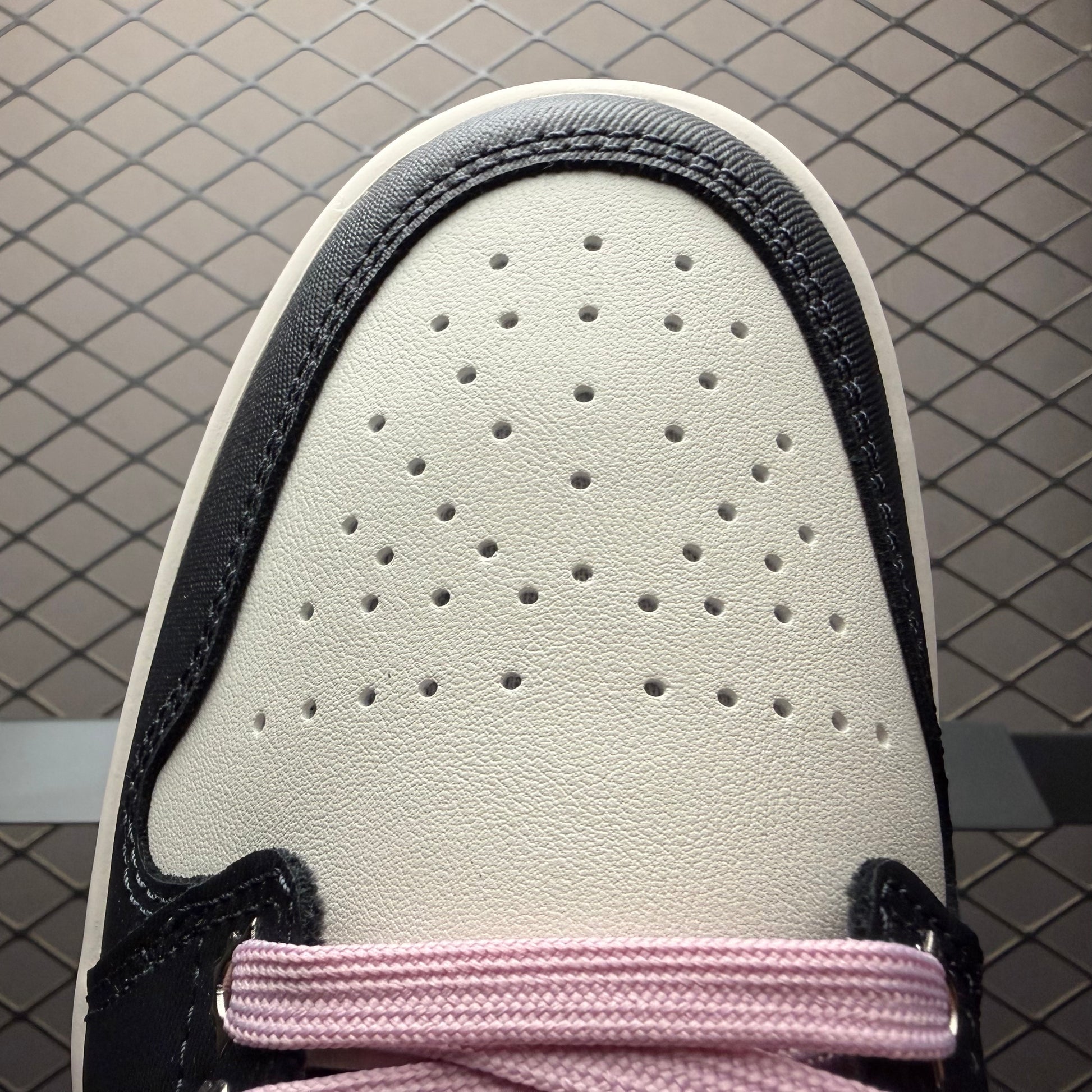 Nike Air Jordan 1 Low SE "Anthracite/Iced Carmine"