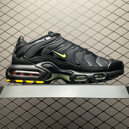 Nike Air Max Plus "Black/Volt"