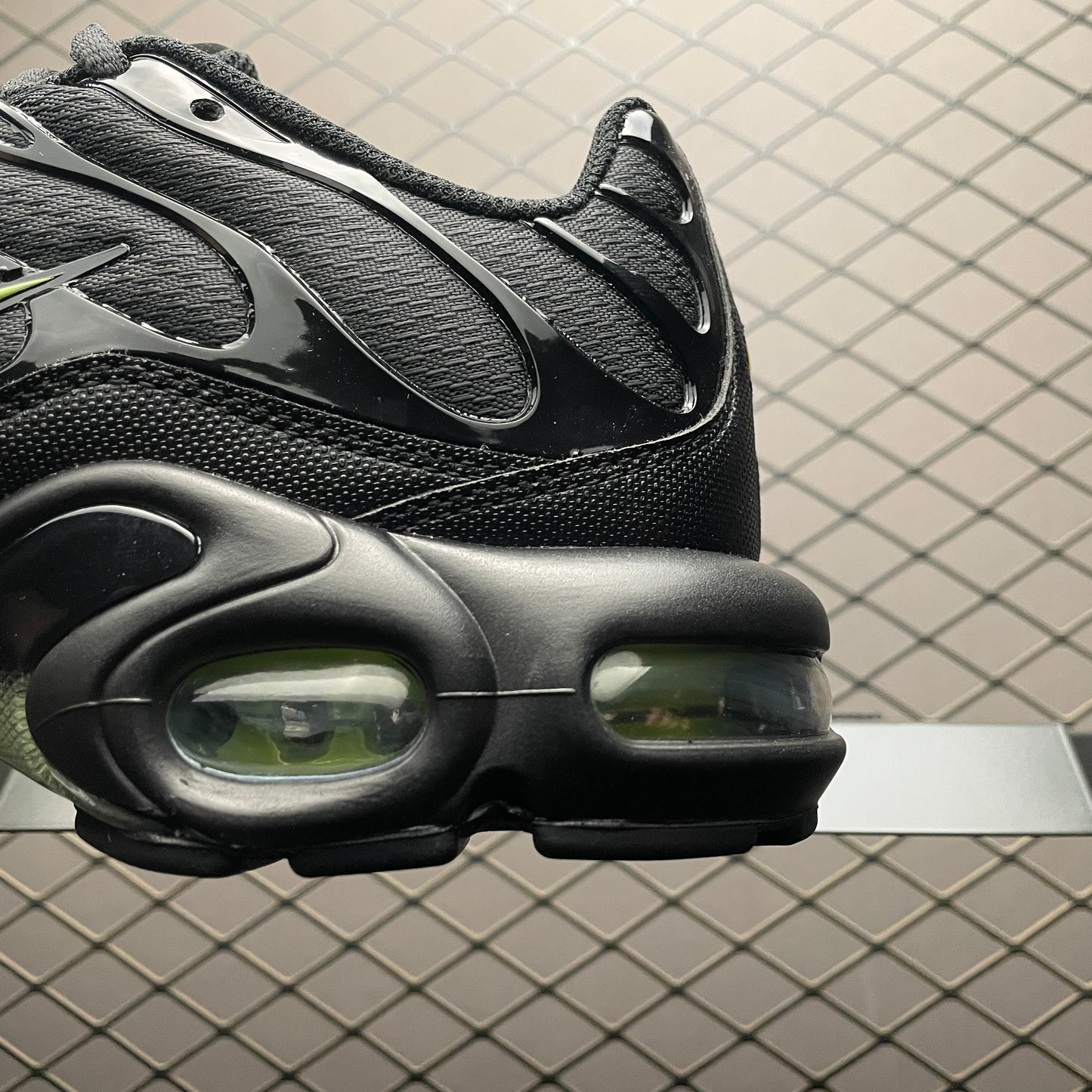 Nike Air Max Plus "Black/Volt"