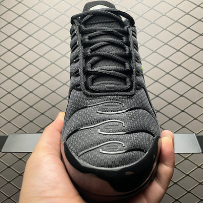 Nike Air Max Plus "Black/Volt"