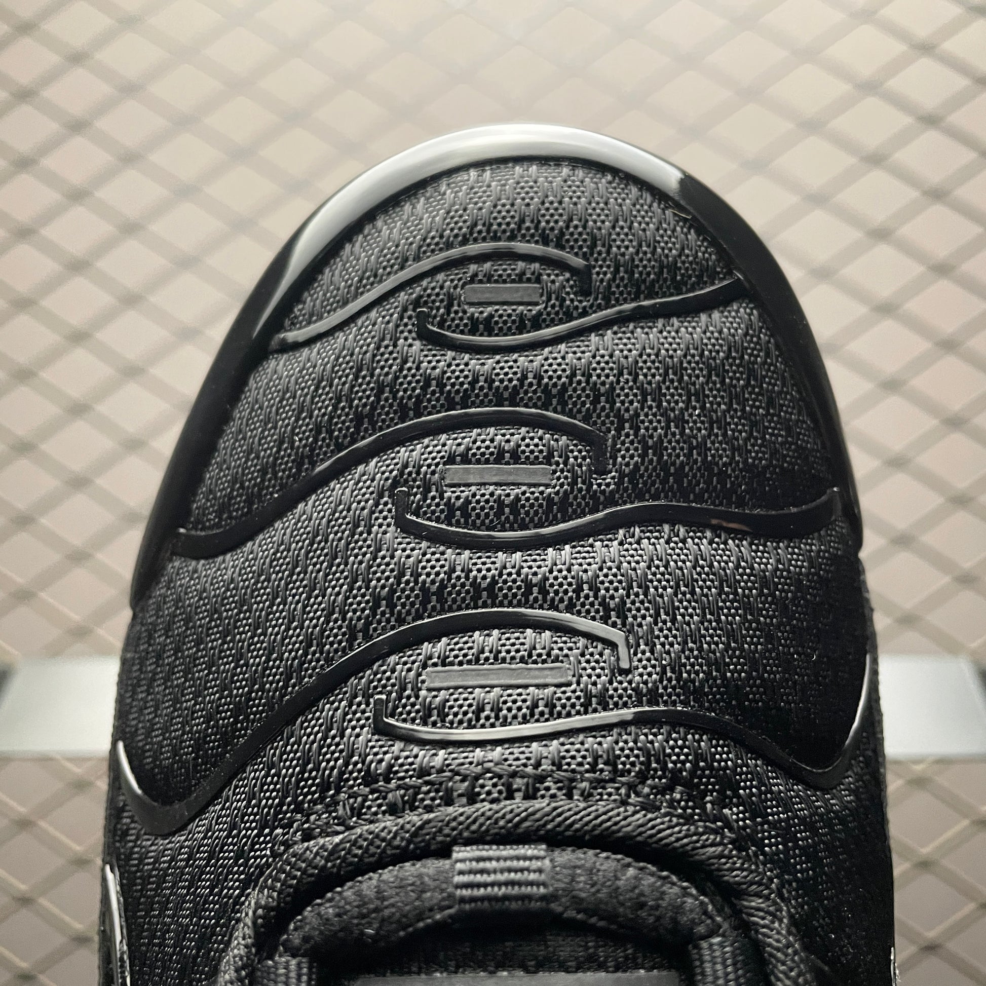 Nike Air Max Plus "Black/Volt"