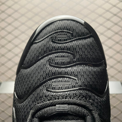Nike Air Max Plus "Black/Volt"