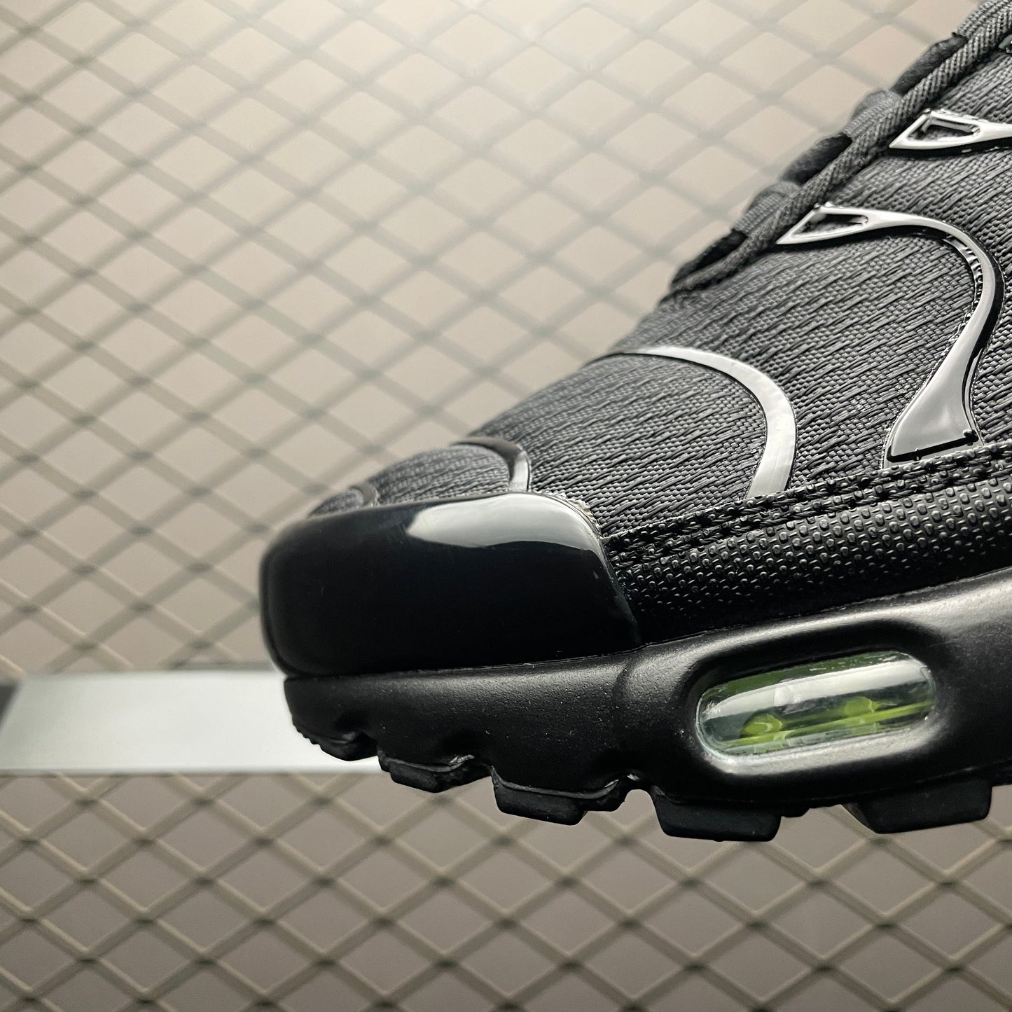 Nike Air Max Plus "Black/Volt"