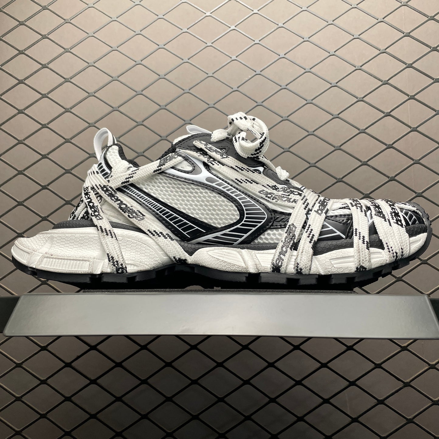 BALENCIAGA 3xl extreme laces logo sneaker
