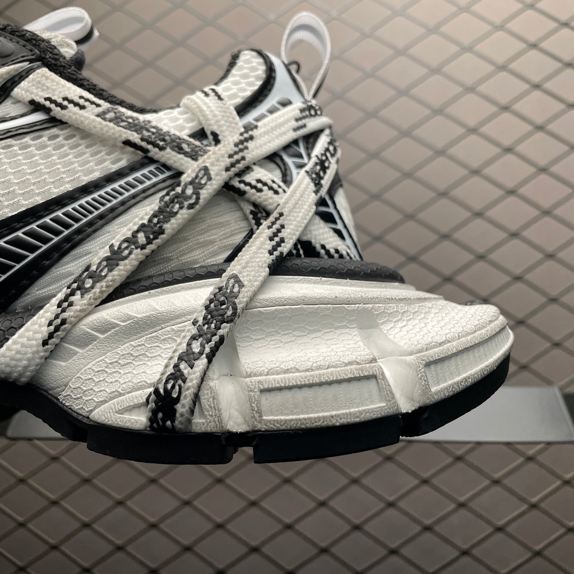 BALENCIAGA 3xl extreme laces logo sneaker