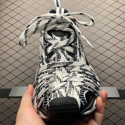 BALENCIAGA 3xl extreme laces logo sneaker