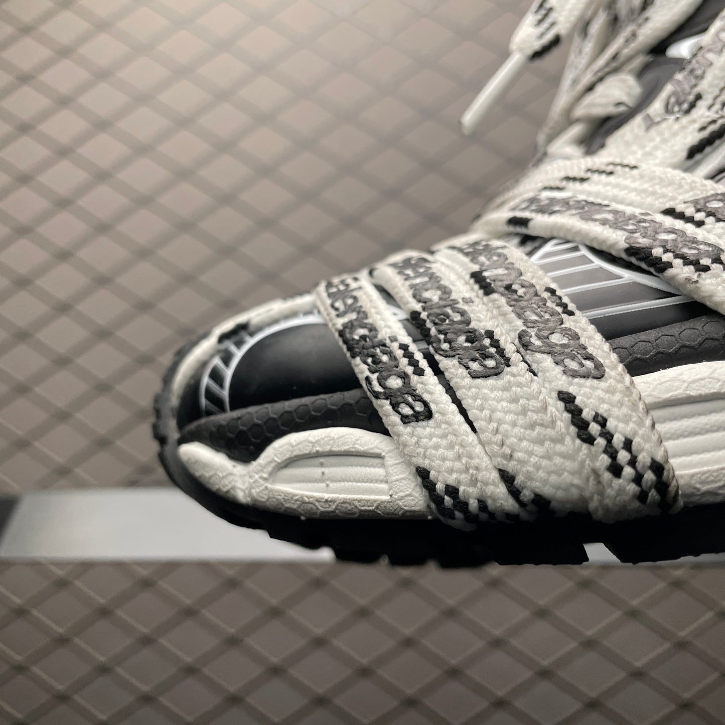 BALENCIAGA 3xl extreme laces logo sneaker