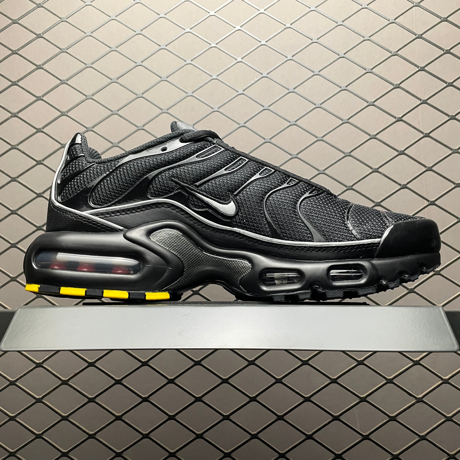 Nike Air Max Plus "Black Reflective"