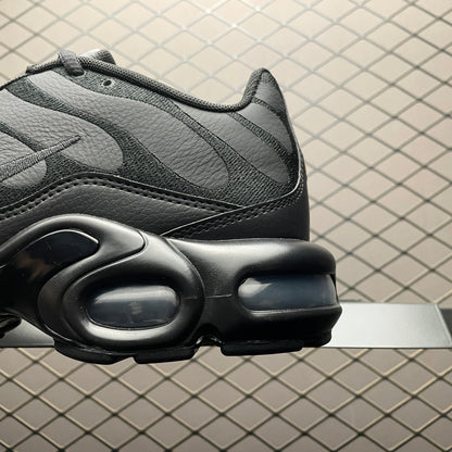 Nike Air Max Plus "Triple Black"