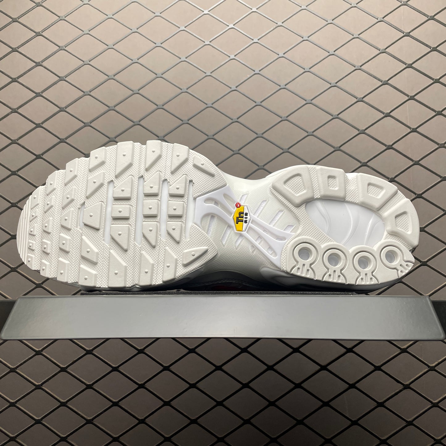 Supreme x Nike Air Max Plus TN "White/Speed Red"