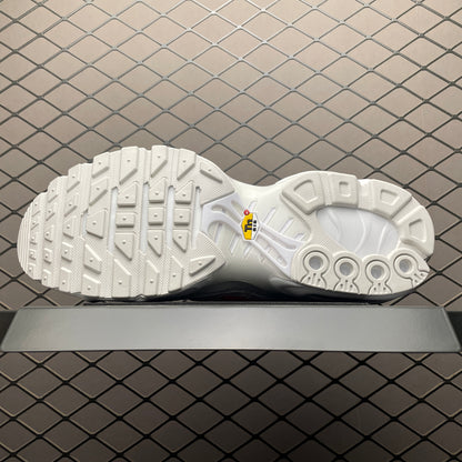 Supreme x Nike Air Max Plus TN "White/Speed Red"