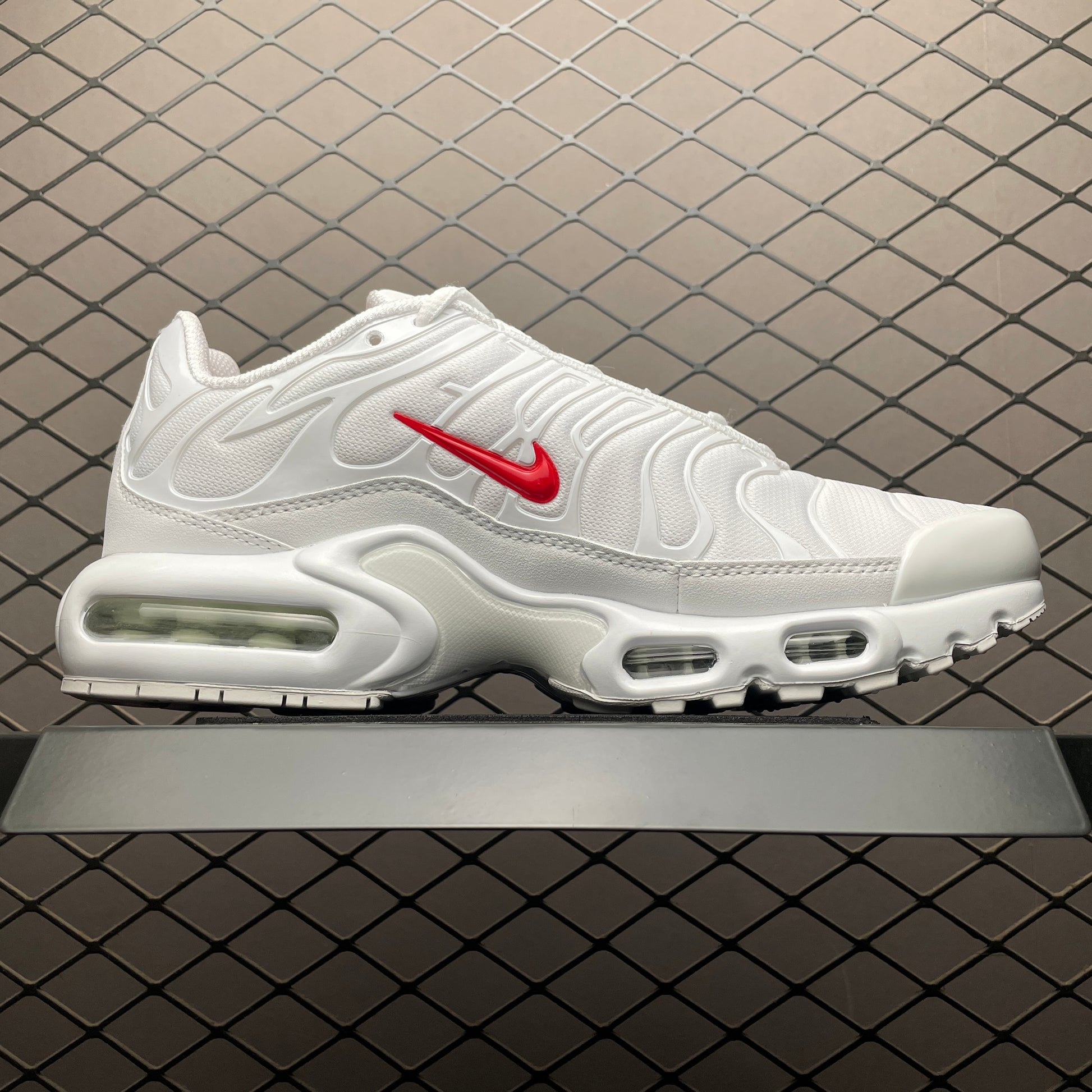 Supreme x Nike Air Max Plus TN "White/Speed Red"