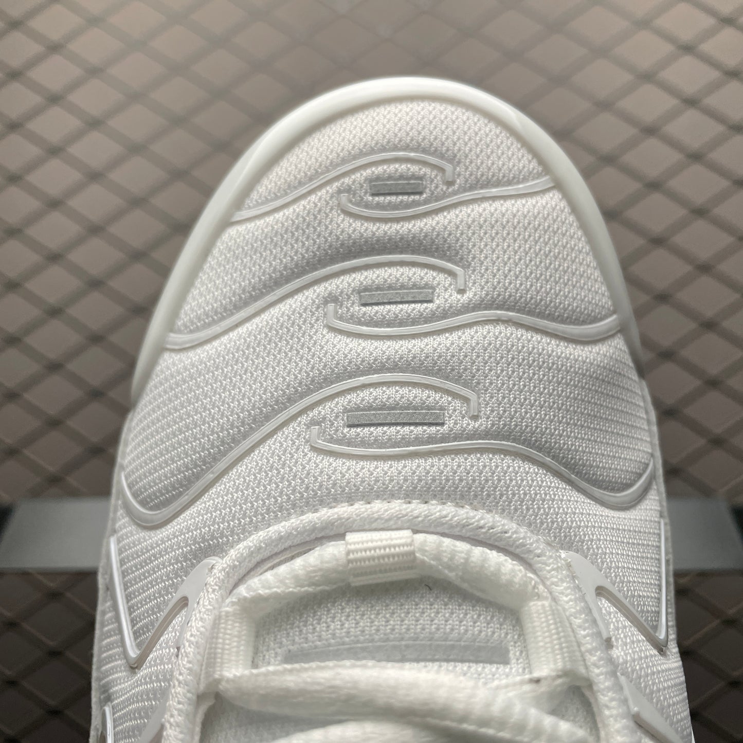 Supreme x Nike Air Max Plus TN "White/Speed Red"