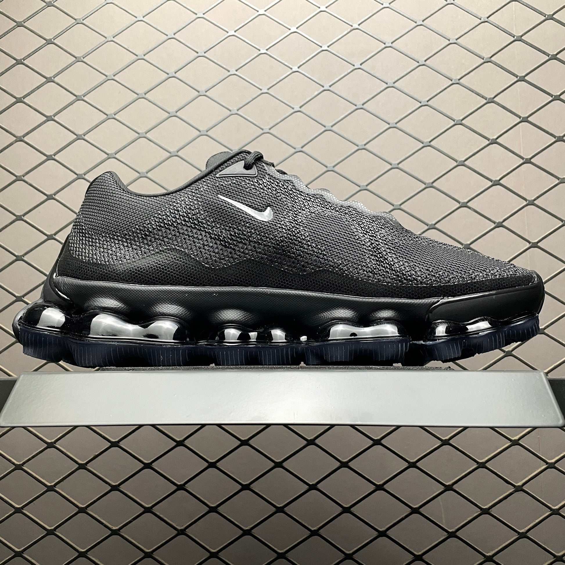 Nike Air Liquid Max "Triple Black"