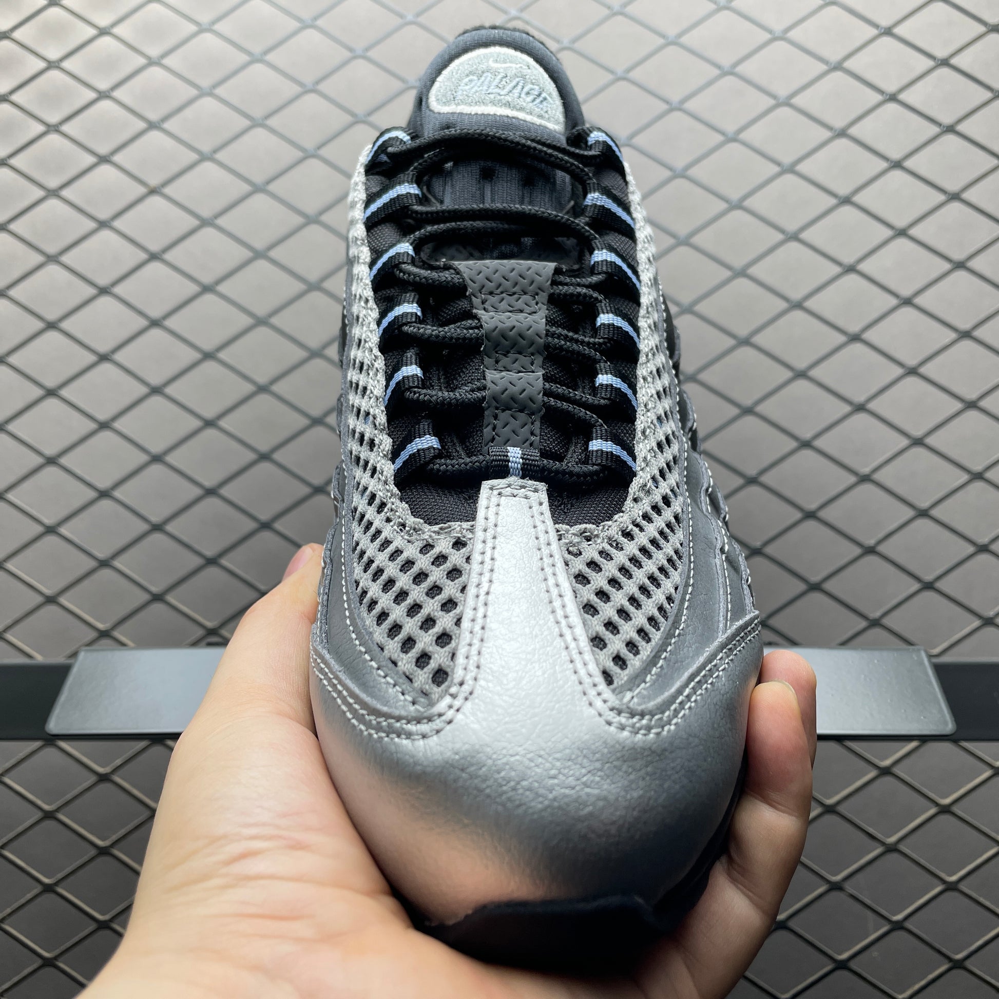 Palace Skateboards × Nike Air Max 95 Big Bubble "Metallic Silver/Aluminum"