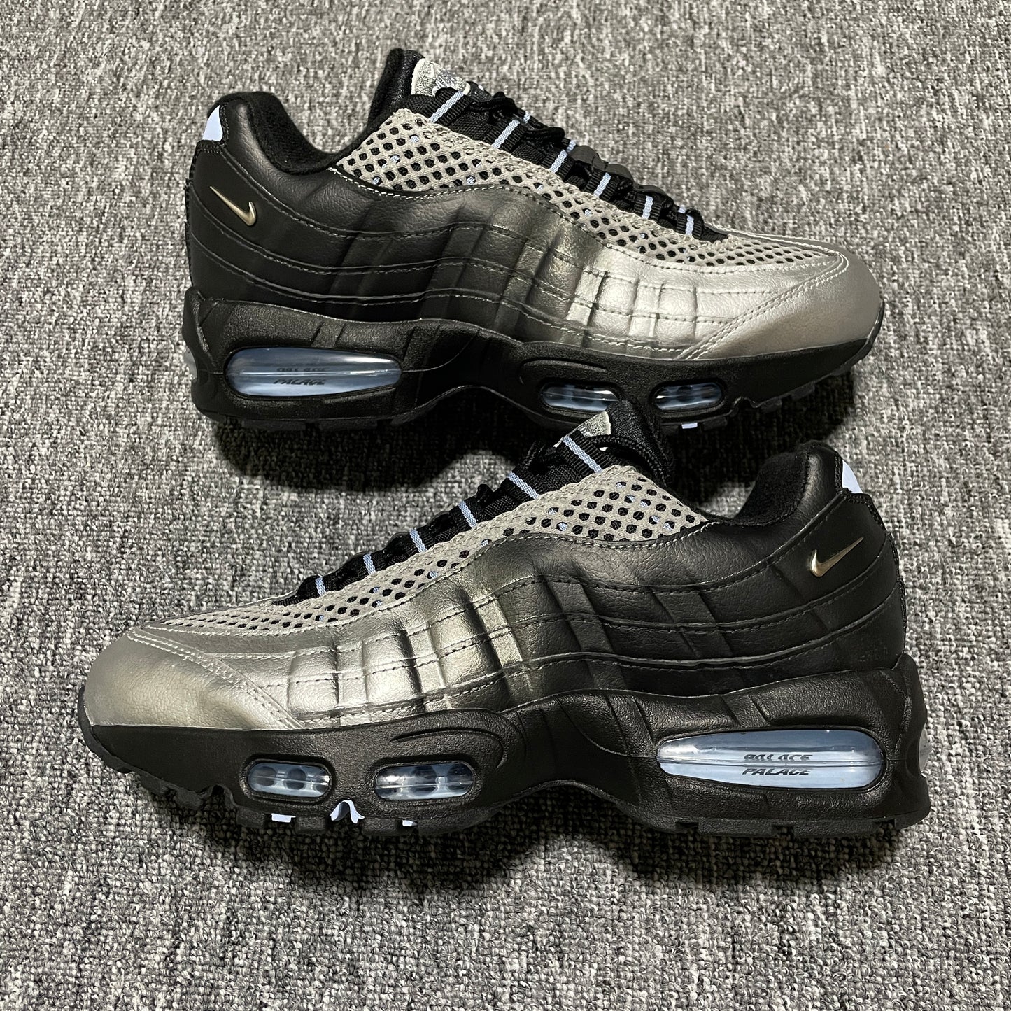 Palace Skateboards × Nike Air Max 95 Big Bubble "Metallic Silver/Aluminum"