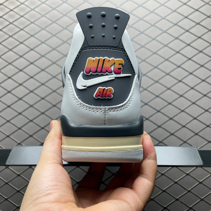 NIKE Air Jordan 4 Retro "Comic"