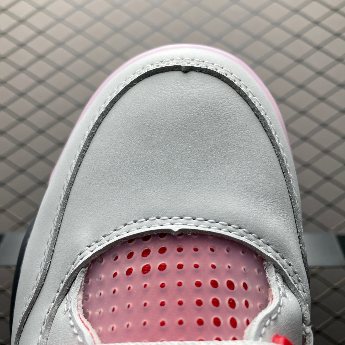 NIKE Air Jordan 4 Retro "Comic"