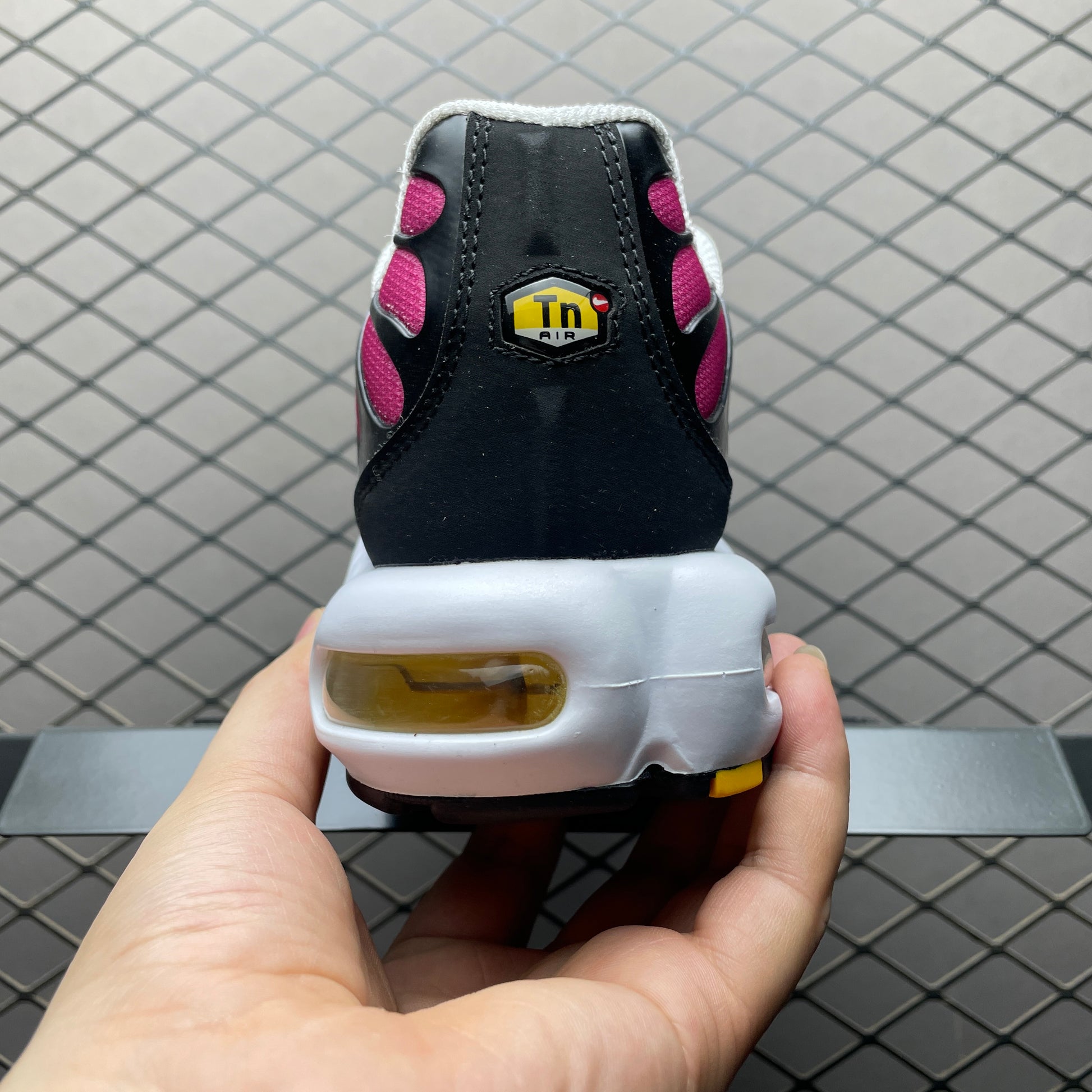 Nike Air Max Plus Yellow Pink Gradient