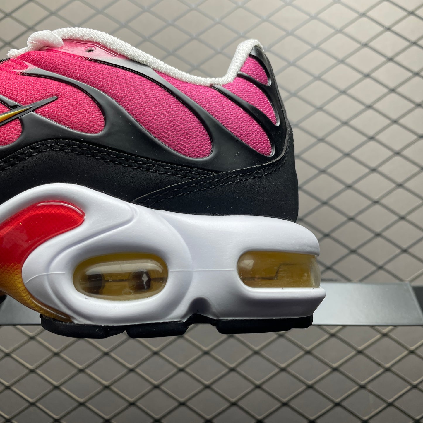 Nike Air Max Plus Yellow Pink Gradient