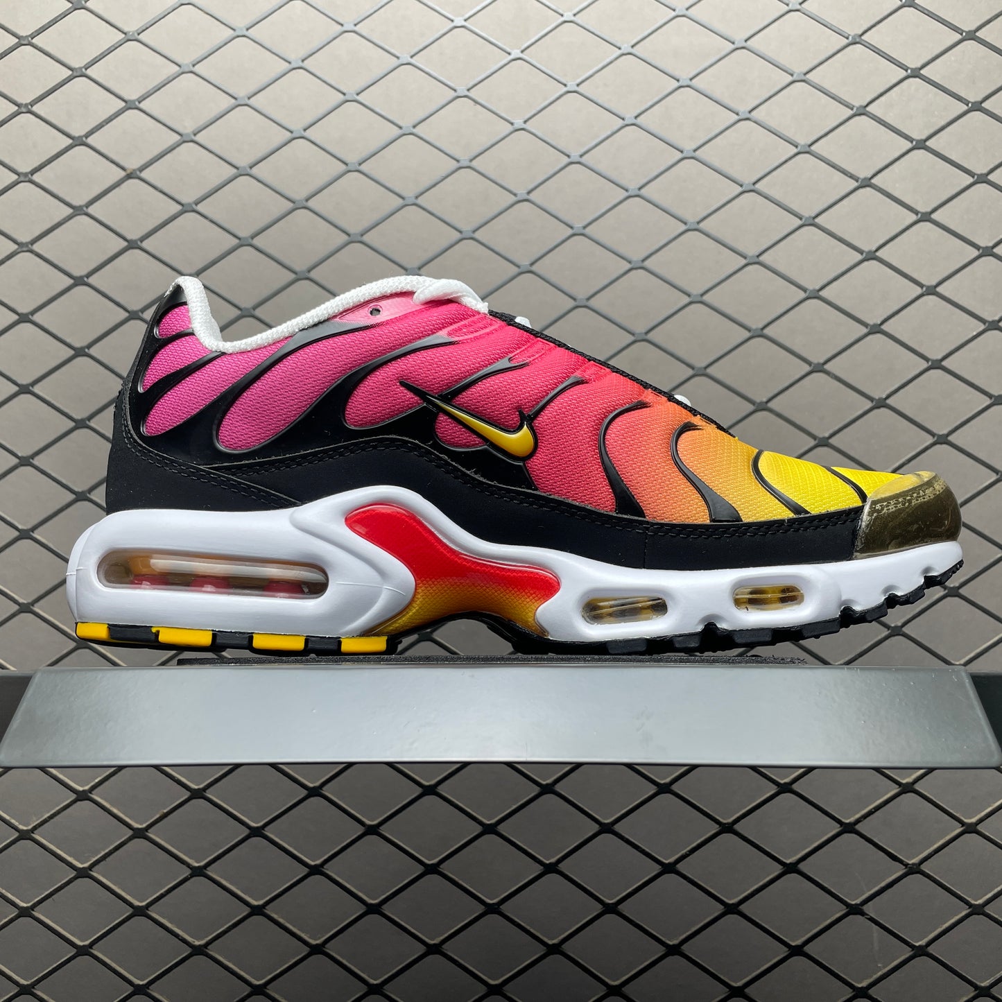 Nike Air Max Plus Yellow Pink Gradient