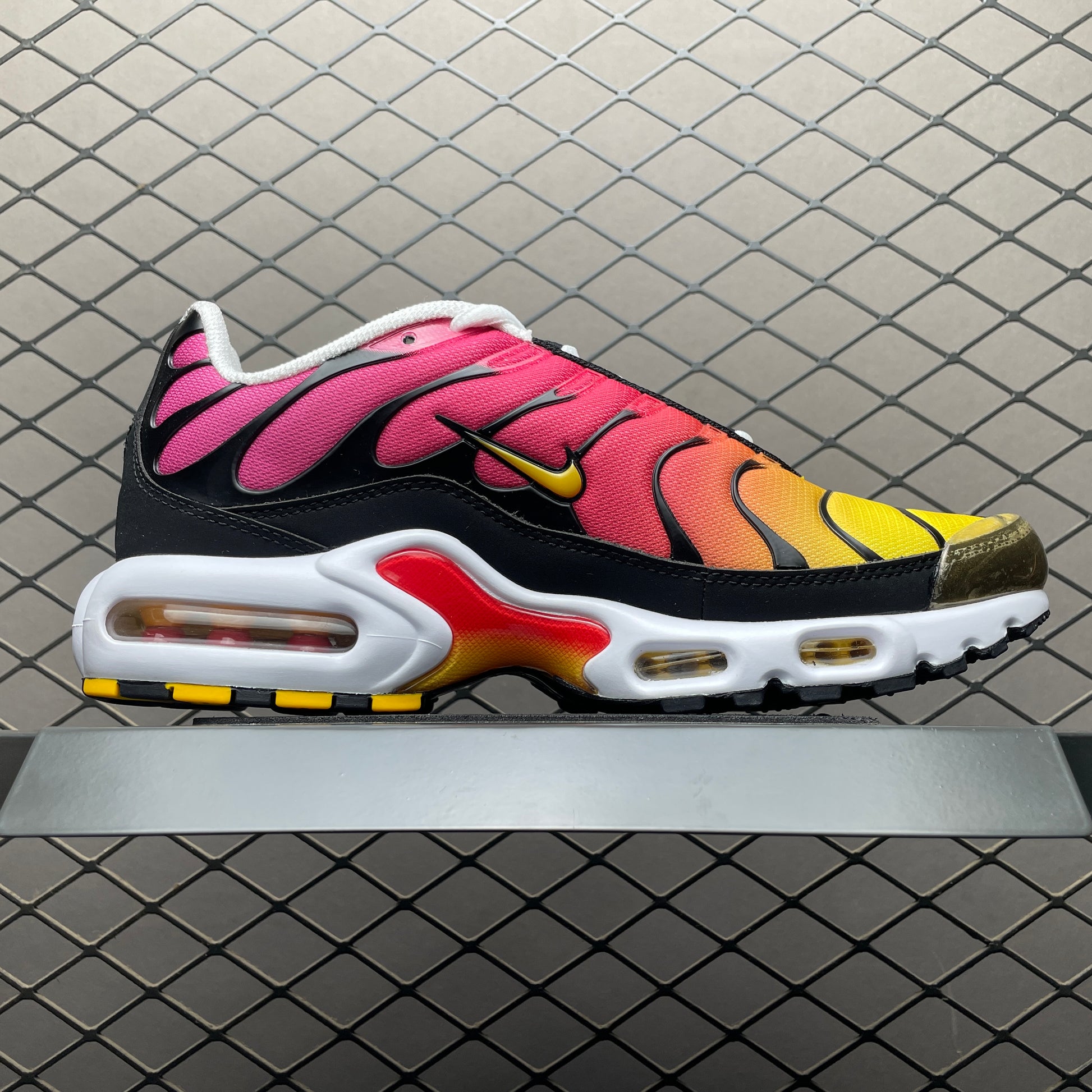 Nike Air Max Plus Yellow Pink Gradient