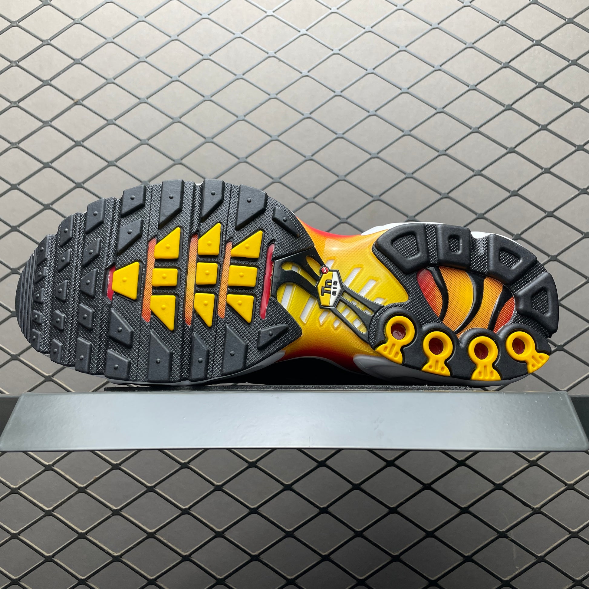 Nike Air Max Plus Yellow Pink Gradient