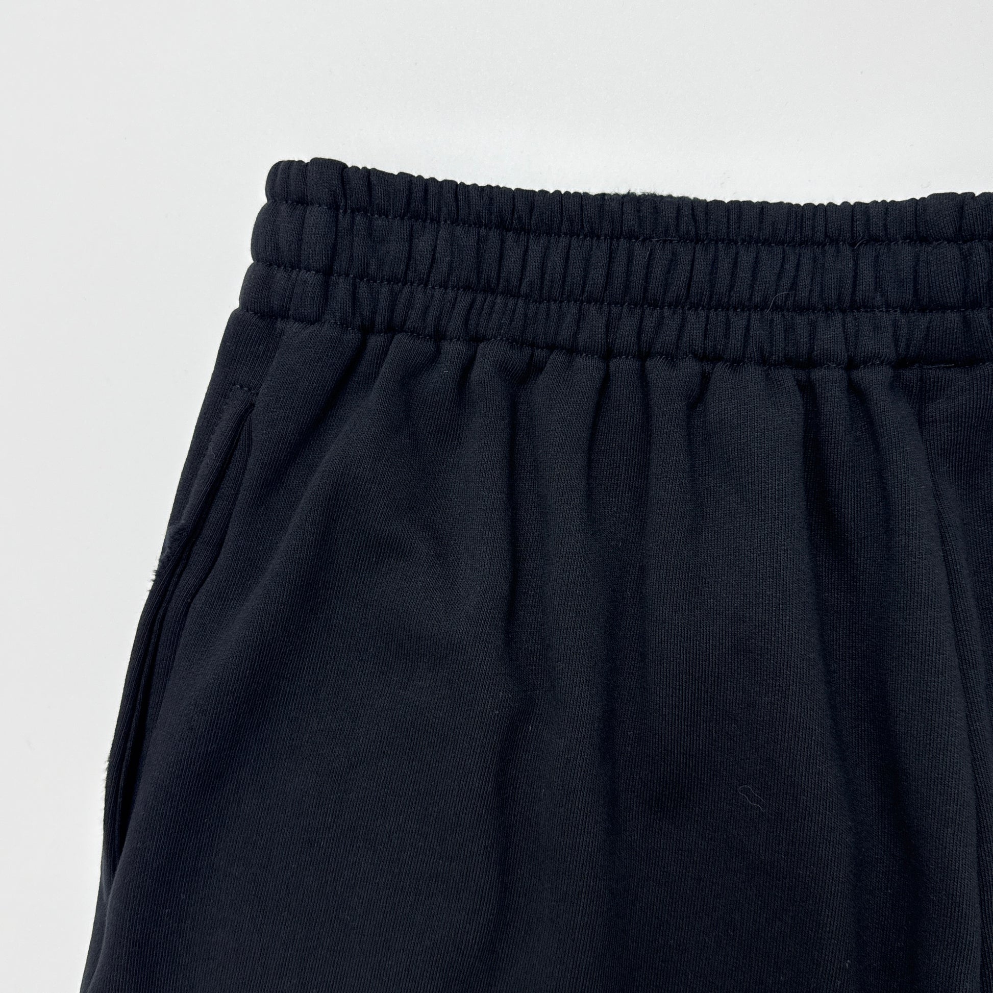 BALENCIAGA MESSY SPRAY Loose Fit Shorts