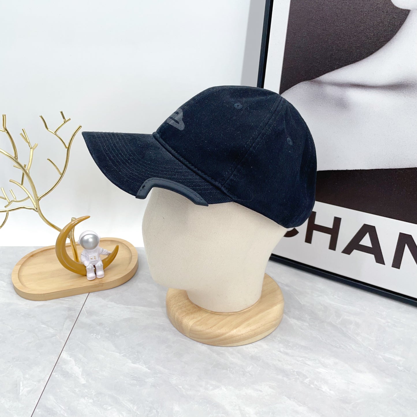 Balenciaga monogram baseball cap
